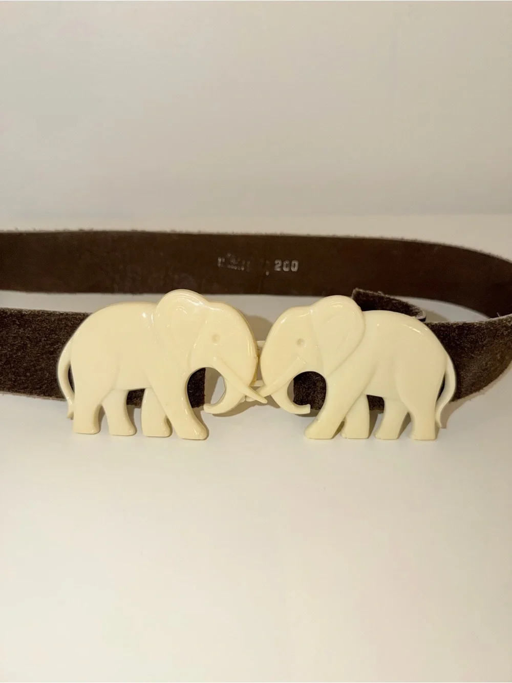 N/A vintage cream